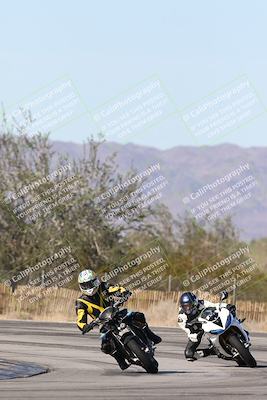 media/Dec-01-2025-Moto Forza (Mon) [[2daa91e15f]]/3-Beginner Group/Session 3 (Turn 3)/